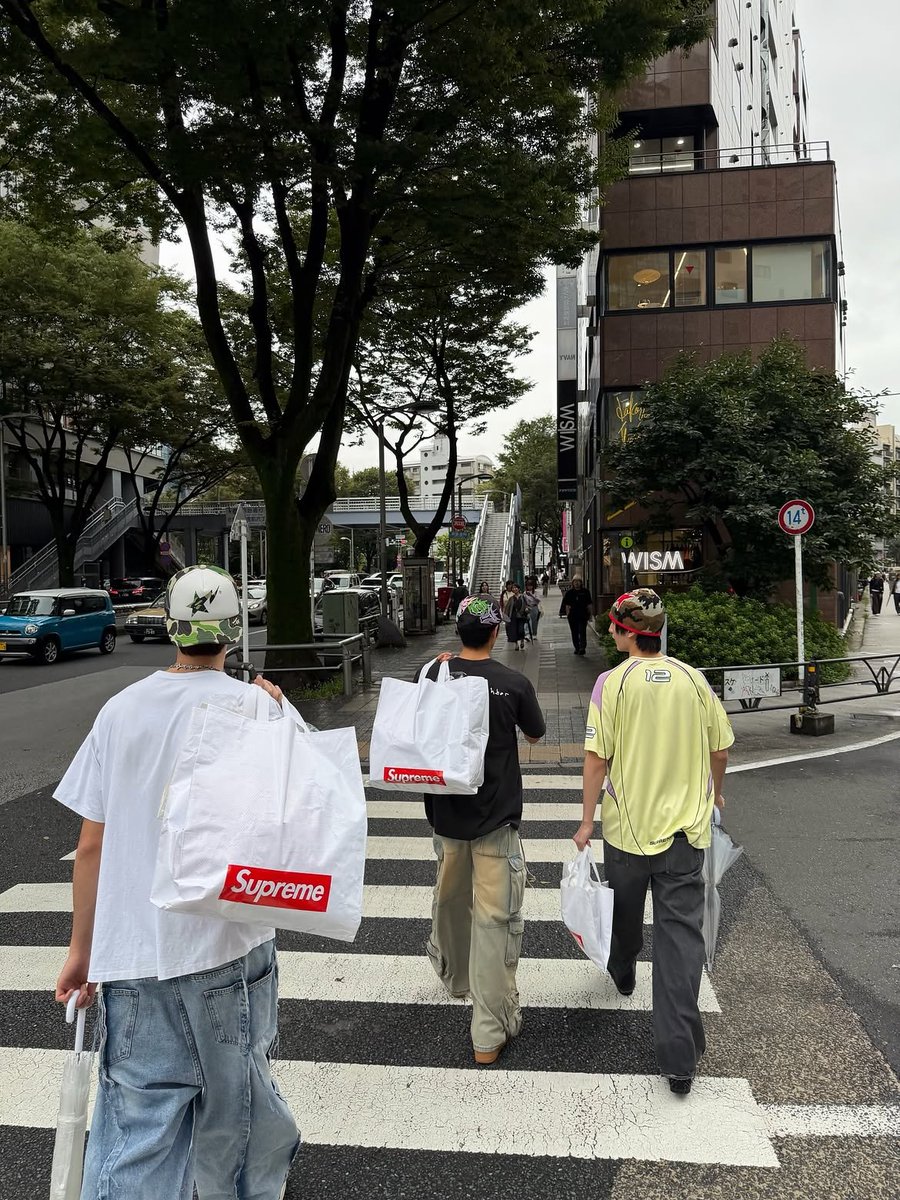 matchatou's tweet photo. 怒涛であろう9月に日本来てくれたのほんとに嬉しいし写真もたくさんお裾分けありがとうね🙏🙏🙏🙏🙂‍↕️🙂‍↕️🙂‍↕️🙂‍↕️🙂‍↕️ https://t.co/EW0cjMwVa4