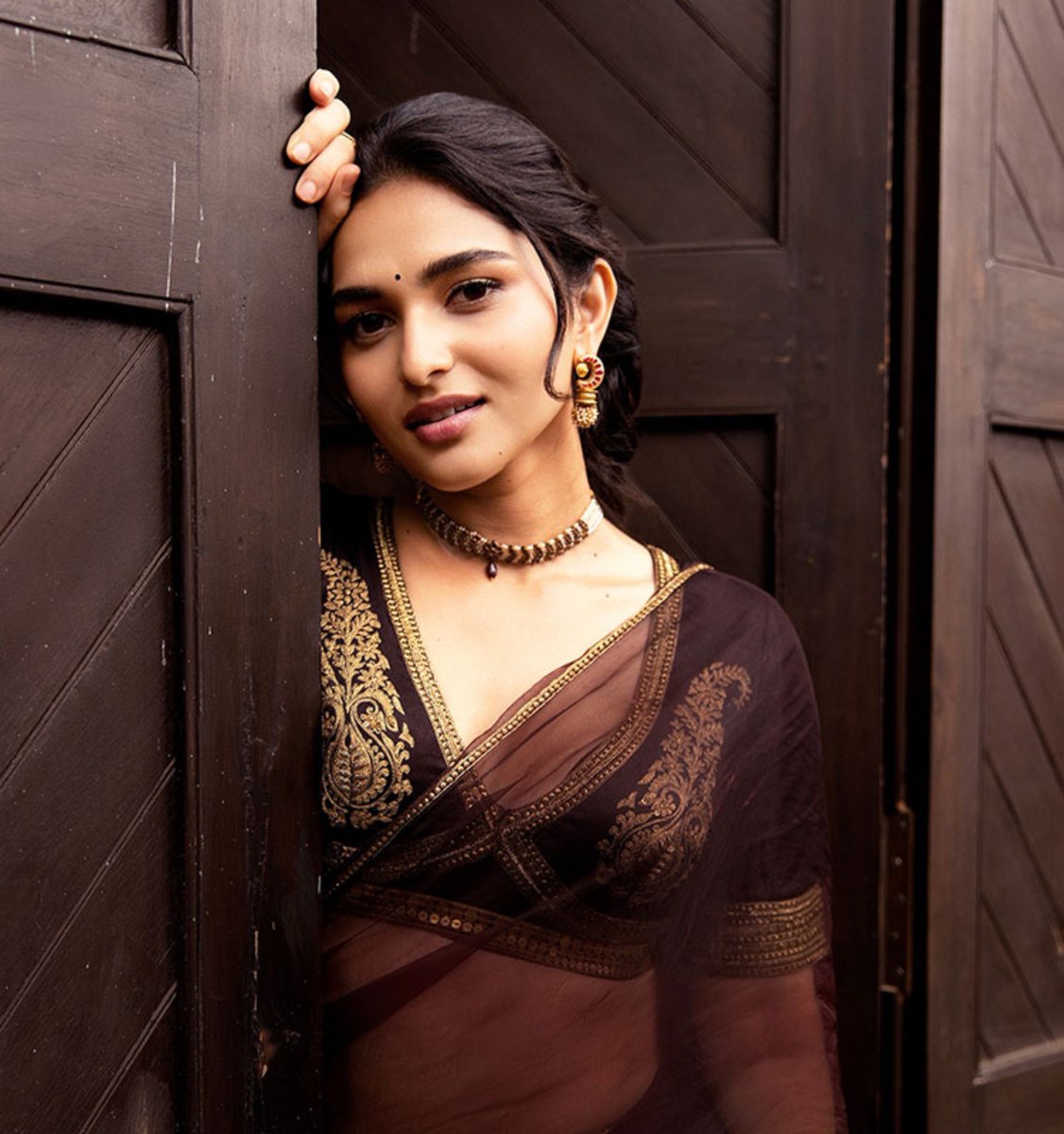 Krlives's tweet photo. #KayaduLohar 
#TheParadise https://t.co/fxm5kxDKdg