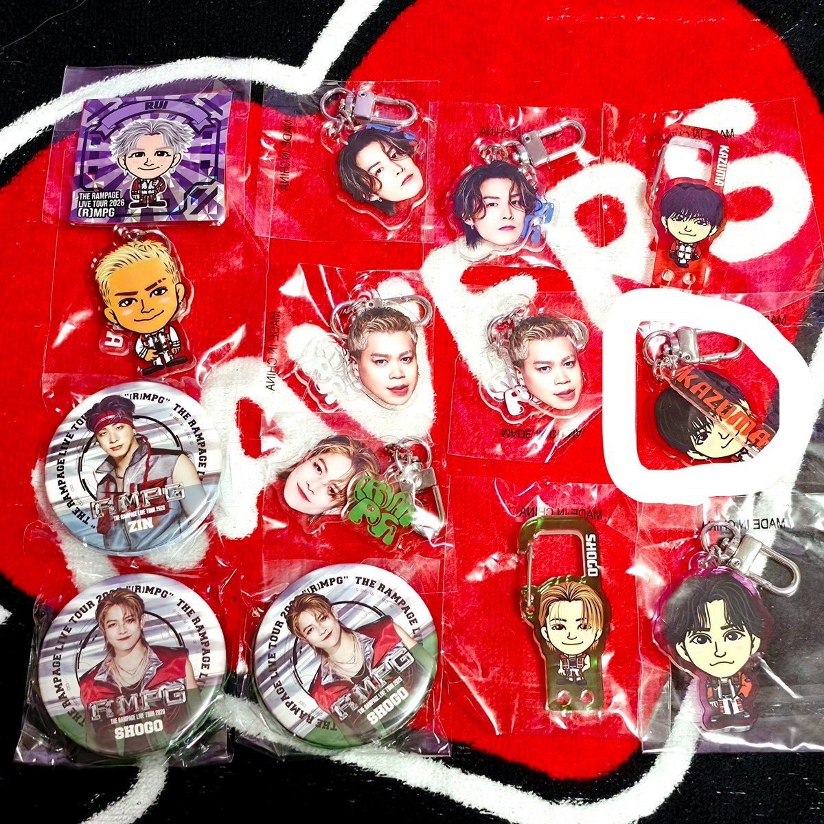 Naaaaaa____0723's tweet photo. @Txxanother 検索から失礼致します。
昴秀くんワッペンオンラインにて獲得しております。可能であればこちらの川村との交換は可能でしょうか？現地希望で難しいようでしたらお断りして貰って構いません🙇‍♀️ご検討お願い致します https://t.co/N4MfZtoVZw