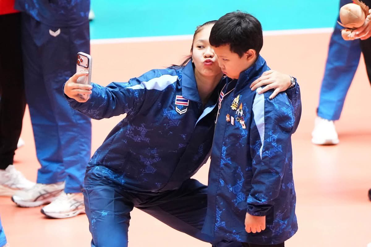 Skyboyz15's tweet photo. ขอบคุณโค้ชช้าง นำทีมสาวไทย คว้าเหรียญทองแดงเอเชียนเกมส์ 🥉😘
#วอลเลย์บอลหญิง https://t.co/Ct1psOO28t