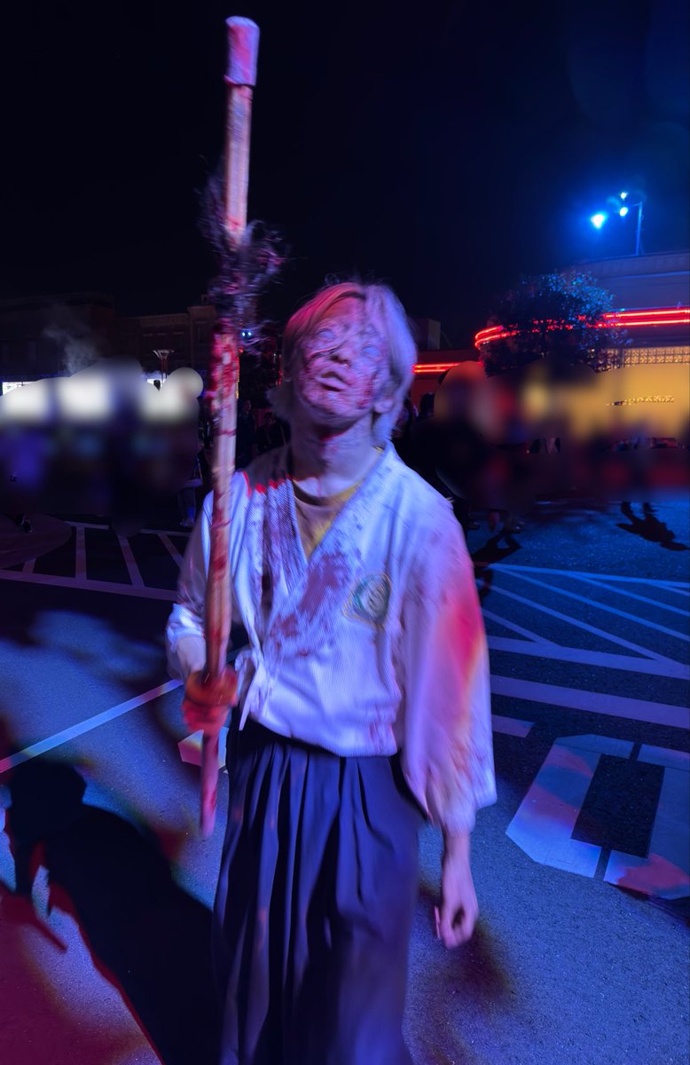 rippe_bm777's tweet photo. ゾンビめっちゃ怖かった🧟🧟‍♀️😭💦
旦那様ズンズン進んでくから…
涙目になりながら、着いていくのに必死でした😭
ハロウィン🎃好きだけど、ホラー苦手だからこの時期のユニバはホント困る💦
全ての人がゾンビに思えたわ←

記念に旦那様が、ゾンビの写真撮ってくれた😂笑笑

#ユニバ
#USJ
#ホラーナイト https://t.co/y7R98qjLfo