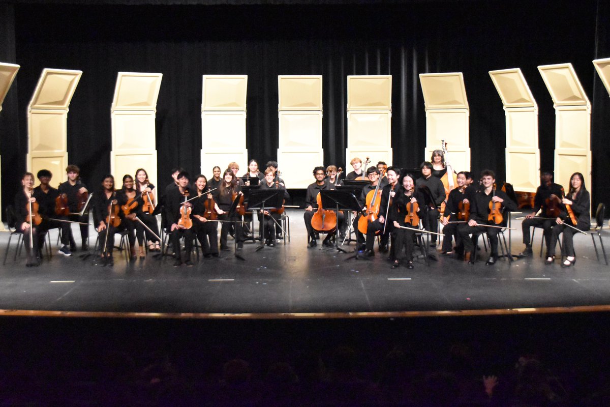 A Rockwood orchestra smiles in a group picture.
(Photo courtesy of the Marquette Medallion yearbook)