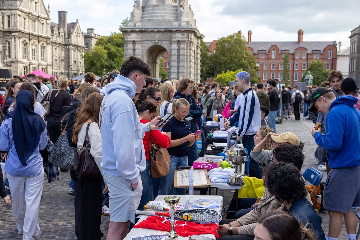 AtlanticProgram's tweet photo. Freshers’ Week at Trinity College Dublin 💙

📷 @tcdglobal https://t.co/FHA1jQ7hgU