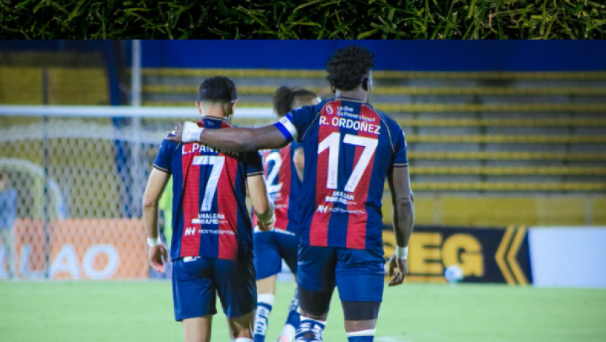 MenaoPower's tweet photo. Deportivo Quito vuelve a  una crisis histórica. El balance judicial registra USD 489 mil en activos frente a USD 3,7 millones en pasivos, dejando un déficit l de USD 3,2 millones. El 10 de noviembre se definirá el futuro de la AKD.
#MenaoPower #DeportivoQuito 
Info: Primicias https://t.co/yEksD7Bpp7