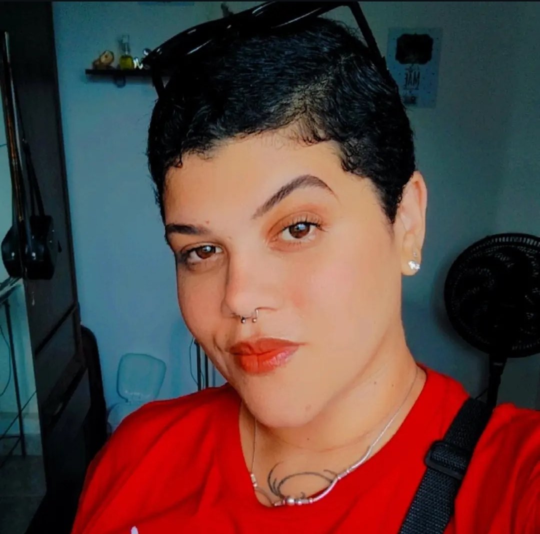 desnortheada's tweet photo. eu // minha colinha https://t.co/HuKIA8NsD1