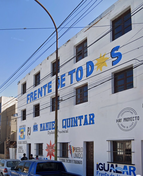 ahalejo's tweet photo. @HaterBegins @manuelquintar los Kukas siempre son un desastre https://t.co/cQr464Uet8