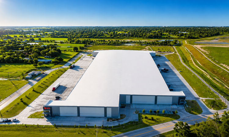 pvmagazineusa's tweet photo. IRA-stimulated U.S. solar manufacturing capex to reach $12.2 billion by end 2026 https://t.co/sxSgIJnKQr #SolarEnergy #USEnergy #EnergyStorage https://t.co/dsCUZXftjh
