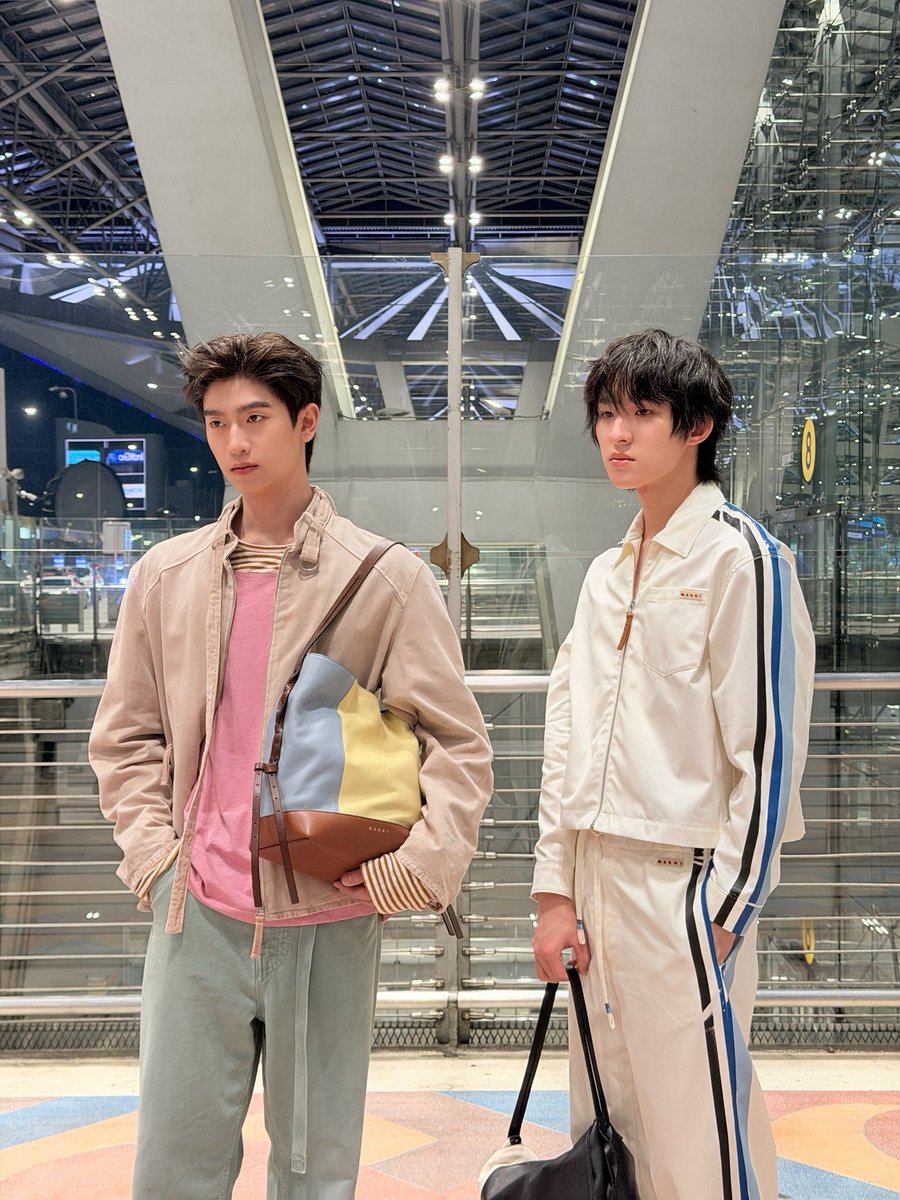 nakanisnakan's tweet photo. สดใสแต่ติดเท่ perfect match!

THOMAS KONG Boarding Look MFW
#TMKMARNIAirportLook

#Marni #MarniTH
#Marniss27
#tthomastc #kongjiro #thomaskong https://t.co/pvZCvUn1Cm