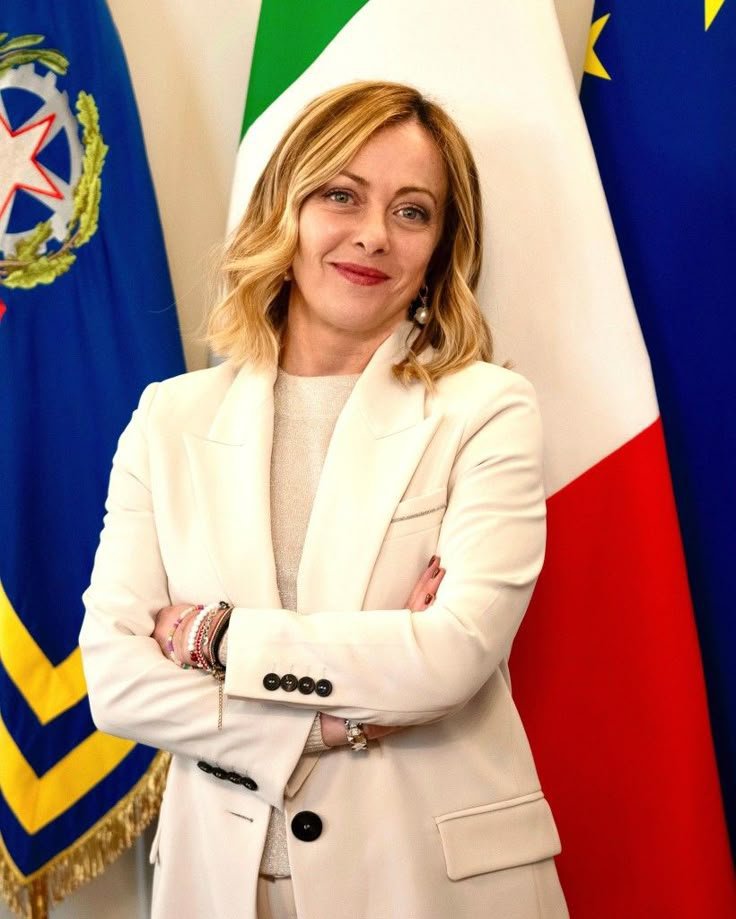 Natute123's tweet photo. 🇮🇹🇺🇦 Giorgia Meloni: “Italy considers it a sacred principle that Russia should primarily pay for the reconstruction of the nation it attacked.”

Do you agree with Meloni? 👀

🅰️ YES 👍
🅱️ NO 👎

WHAT’S YOUR TAKE? 👇 https://t.co/2EhIizSxgY