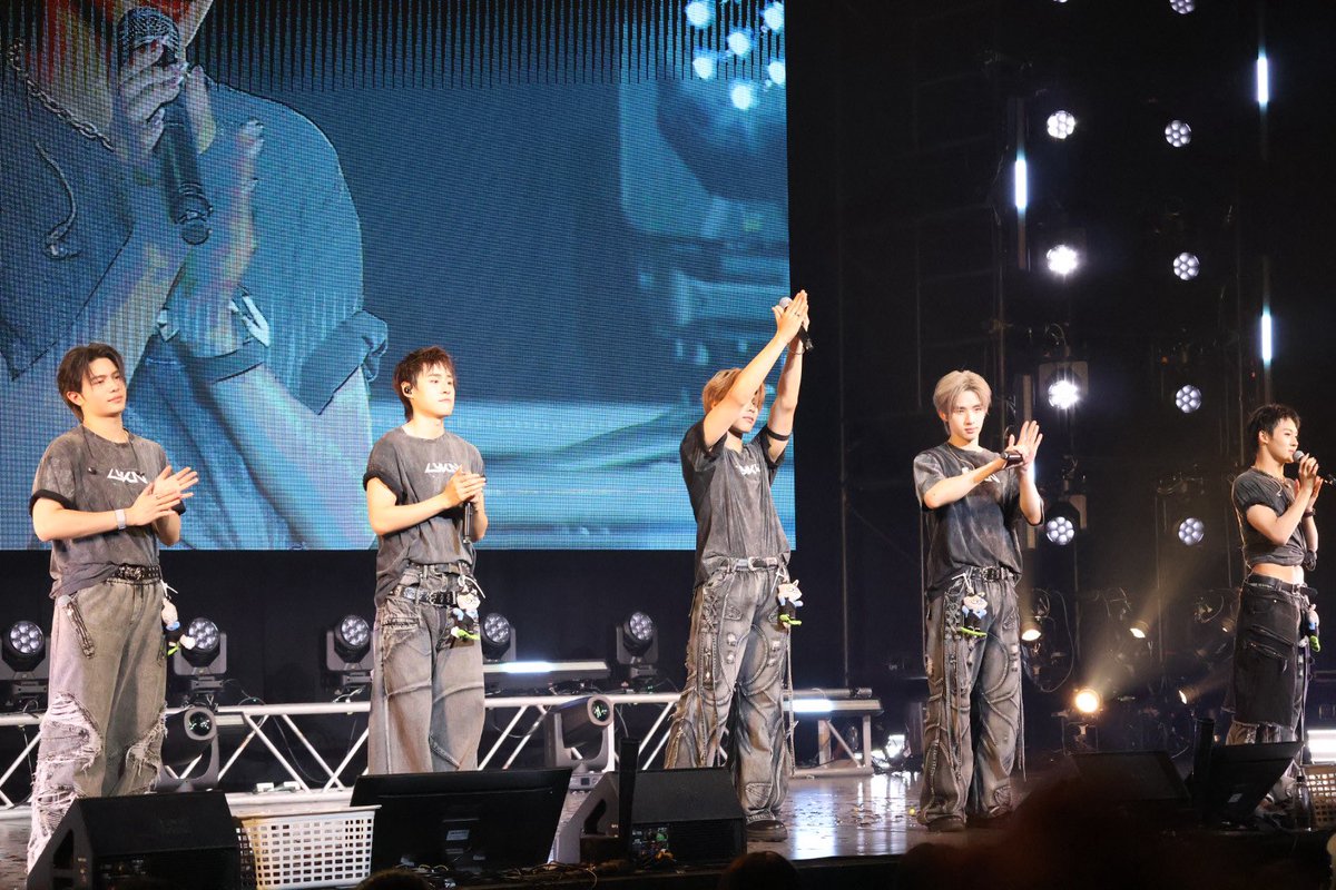 MKS_1003's tweet photo. 🐺💞

#LYKNDuskAndDawnxOsaka 
 #LYKN    @LYKNofficial https://t.co/LoTQVOkR4p