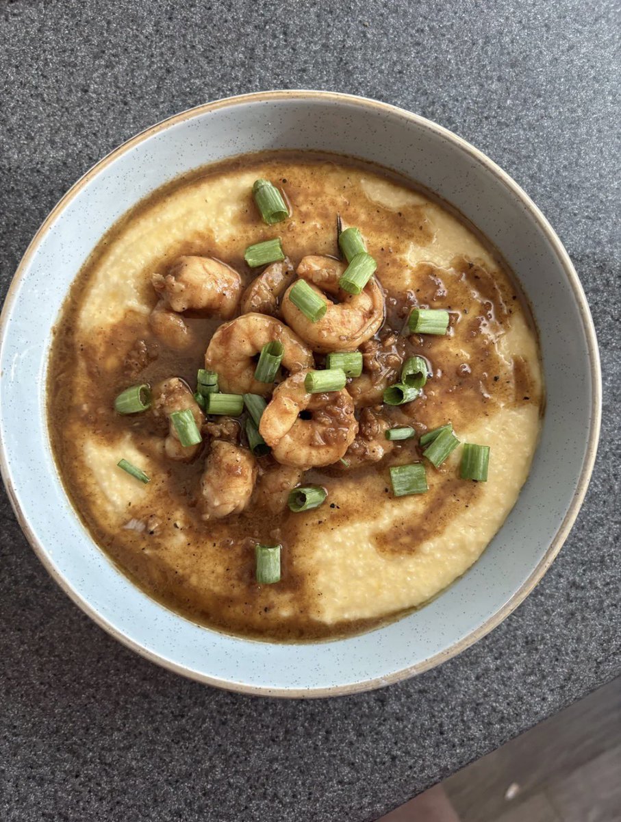 eatinerni's tweet photo. Does shrimp belong in gritz? https://t.co/nU4LHfVkYC