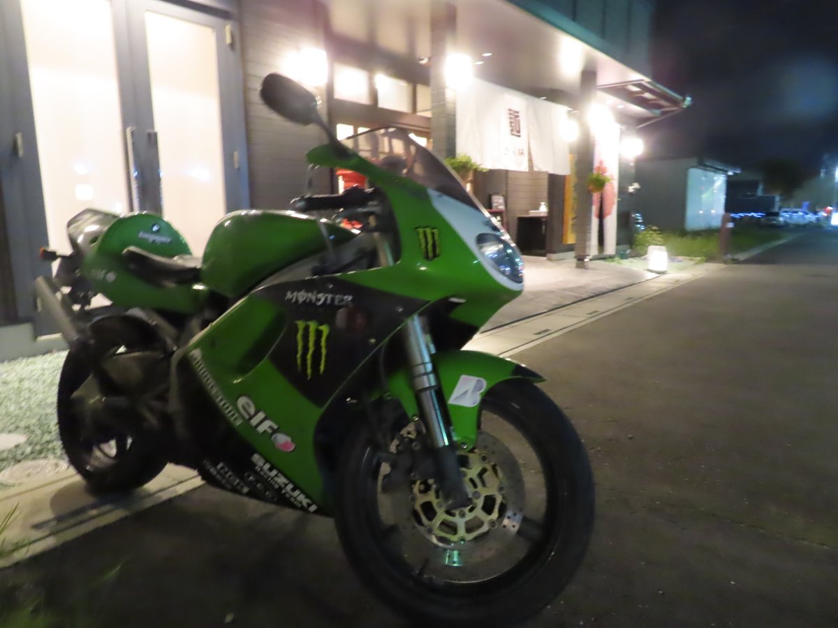 jidoushatounan's tweet photo. 【バイク盗難情報】埼玉県熊谷市でスズキ RGV250ガンマの盗難被害です！
近隣の方はご注意ください！

■車種：スズキ RGV250ガンマ
■日時：2026年9月17日 20:00 〜 2026年9月19日 6:00
■被害場所：埼玉県熊谷市 熊谷警察署付近の自宅
■ナンバー：熊谷 さ 4341
■特徴：モンスターエナジーのロゴと21番のナンバー入りのレーサー風

■オーナー（投稿主）コメント：車体は分解されヤフオクに出品中の可能性あり。出品者は埼玉・春日部市。すでにバラされている可能性があります。もし、写真のような車両を見かけたらお知らせください。

詳細URLと拡散用動画はリプ欄です
拡散希望、ご協力お願いします！