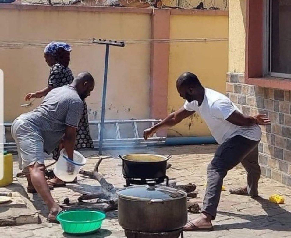 HenryDgr8t's tweet photo. @epriest100 $EYES cooking something delicious https://t.co/8MTu8jL9tQ