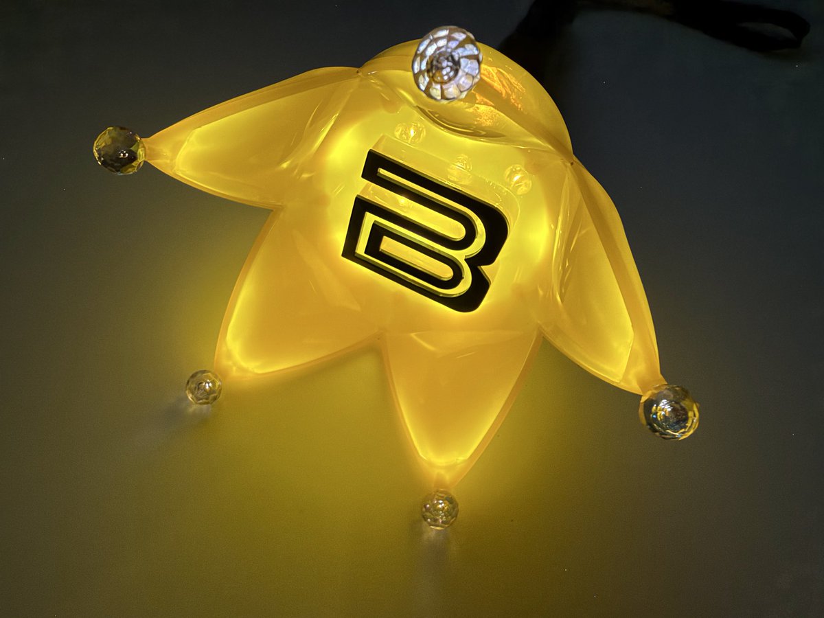 chichubunny's tweet photo. แท่งไฟ BIGBANG Ver.4
📦 1,200 บาท รวมส่ง

*กล่องขาดเล็กน้อยตัวครอบปุ่มเหลืองหายแต่ไม่มีปัญหาการใช้งานค่ะ แถมการ์ด GD x Mc ไปให้ค่ะรูปเพิ่มในเมนชั่น

📍สนใจDM / นัดรับเซนทรัลเวสเกตได้ค่ะ
#COSMOS_WORLD_TOUR_IN_BANGKOK #ตลาดนัดbigbang #ตลาดนัดบิ๊กแบง #ตลาดนัดวีไอพี #ตลาดนัดVIP https://t.co/Zxx6qaIAtO
