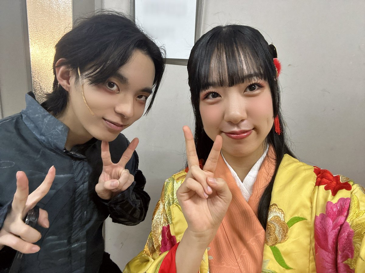 azukikato's tweet photo. #朧ミュ2026 #朧炎ノ刻
上栗さん、岩崎さん、宮部兄さん、心さんと📸
私は刀を握っていなかったので戦ってる皆さん稽古場から口開けて見てました、本当にすごい、、文字数制限なのでALTへ、、web版で見てくだい泣 https://t.co/uZHYZWKKi6
