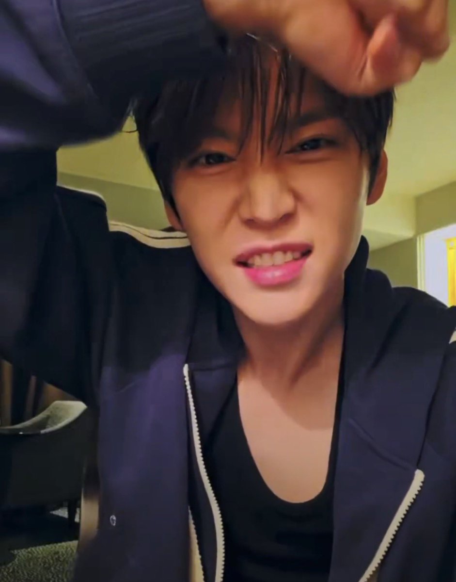 malandbang's tweet photo. 틀린그림찾기 https://t.co/JxKLCVKF0q