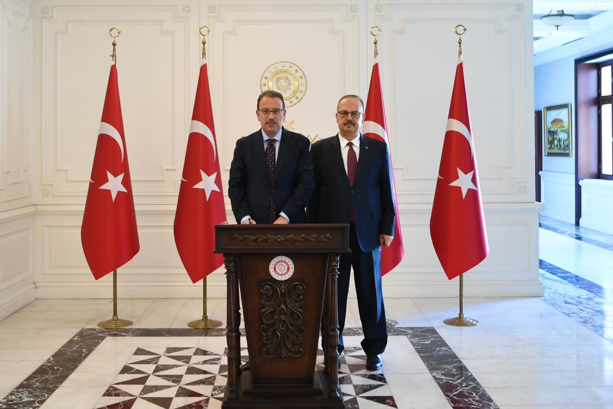 AnkaraValiligi's tweet photo. Sayıştay Başkanı Sayın Metin Yener, Vali Yakup Canbolat’ı ziyaret etti.

Ziyaretleri için Sayın Yener’e teşekkür ediyoruz. https://t.co/rmhVKqhznA