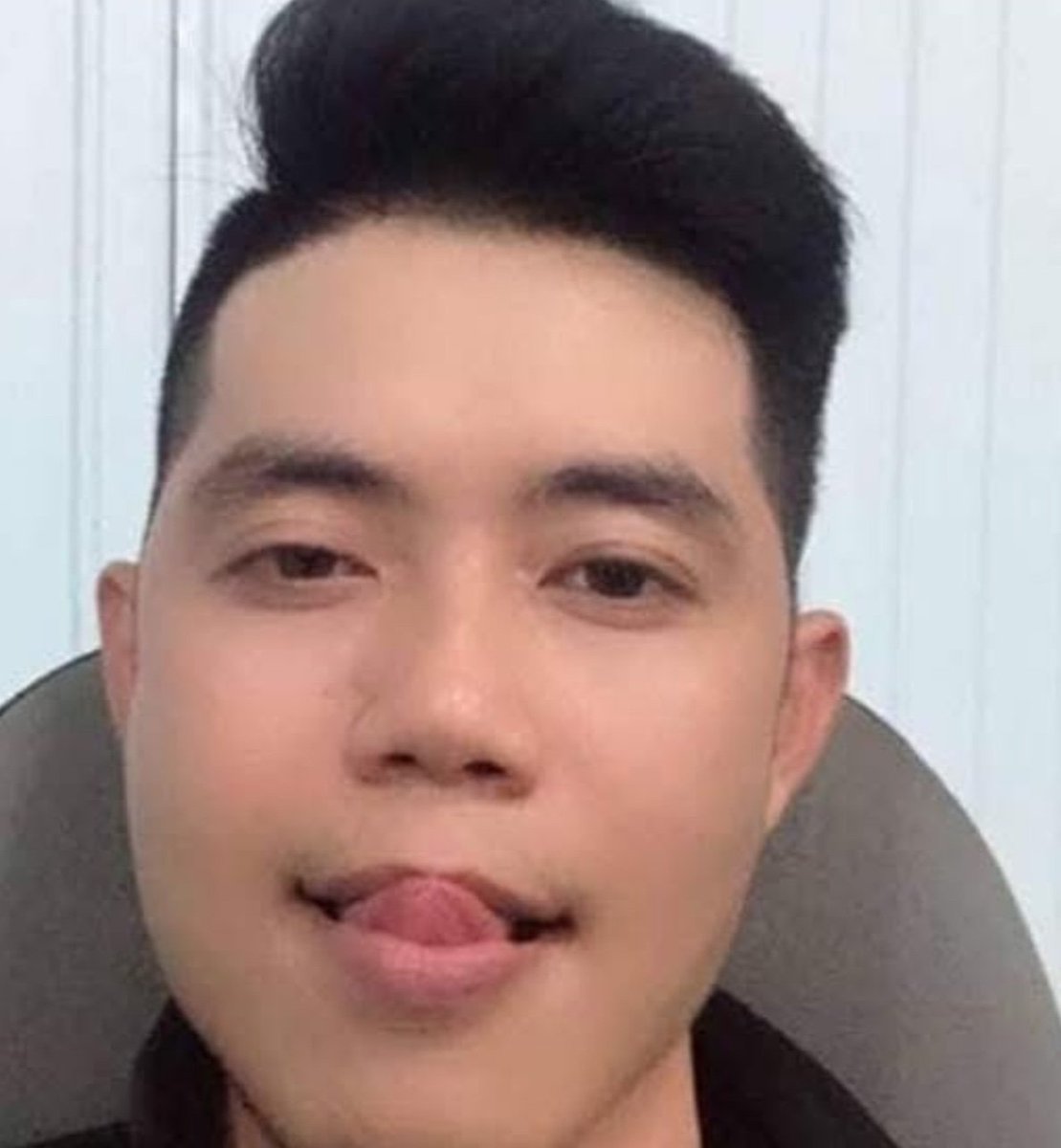 mcjohn1172's tweet photo. @DevenLarrat111 @tinnhan24h Rồi thằng linh đi tù chưa hay chúng mày ngồi đó sủa =)) làm con cặc gì dc nó chúng mày đéo dám cầm con dao lên toàn sủa hèn vl =)) mượn hơi mụ hằng chứ 3 đời mày còn đéo dám đụng tới thằng linh hay con tiên =))) nhục vl https://t.co/Eg2e7j6clw