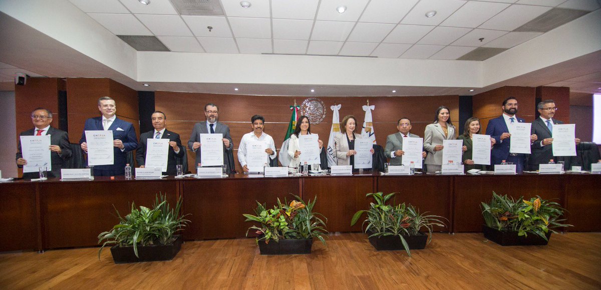 santillanpe1's tweet photo. El @ColegioTFJA del @TFJAMexico se consolida como un espacio de participación e inclusión que aprovecha la experiencia y capacidad jurisdiccional para crear una justicia más cercana, eficiente y sensible; es un privilegio acompañar a la presidenta del colegio @ariadnacamacho; se incorporan como asociados honoríficos @HugoAguilarOrti @YasminEsquivel_ @MagRafaelGuerra @gbatizg @HLeonRufino @AndresAguileraM @DiegoAGuerreroG @GarciaIndiraTDJ @sovnegas y el Dr. Sergio Molina. Agradezco al Dr @JoserraAmieva su apoyo al colegio.