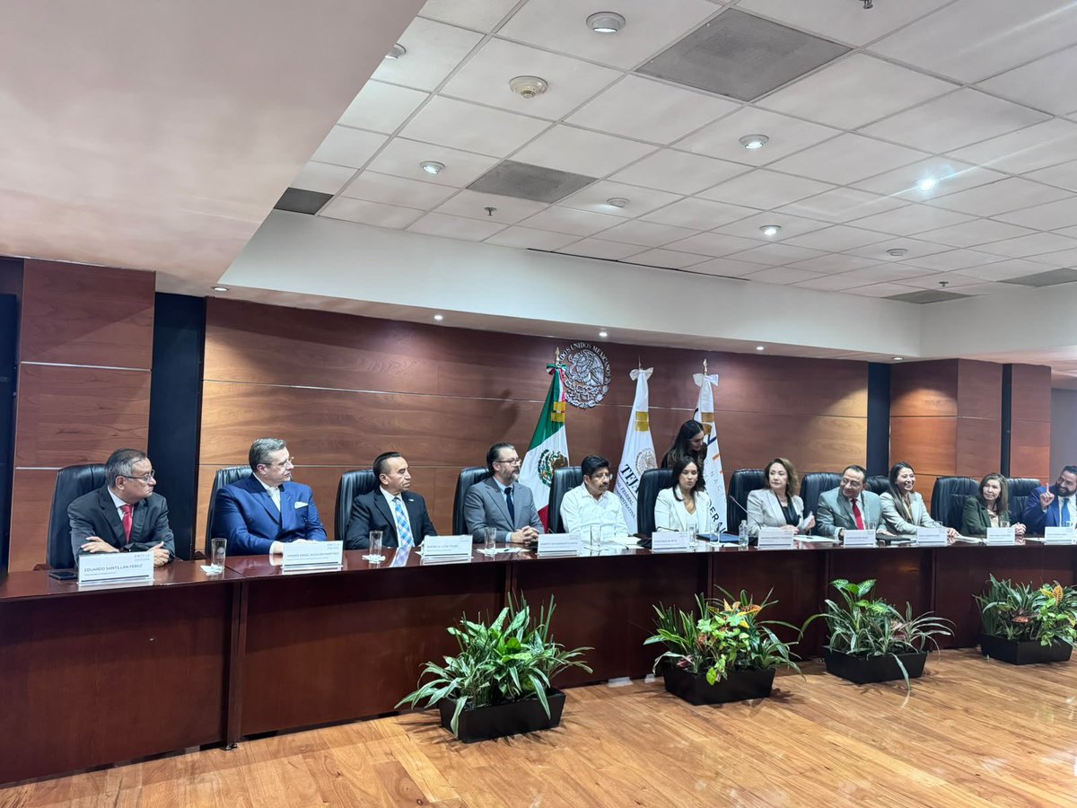 santillanpe1's tweet photo. El @ColegioTFJA del @TFJAMexico se consolida como un espacio de participación e inclusión que aprovecha la experiencia y capacidad jurisdiccional para crear una justicia más cercana, eficiente y sensible; es un privilegio acompañar a la presidenta del colegio @ariadnacamacho; se incorporan como asociados honoríficos @HugoAguilarOrti @YasminEsquivel_ @MagRafaelGuerra @gbatizg @HLeonRufino @AndresAguileraM @DiegoAGuerreroG @GarciaIndiraTDJ @sovnegas y el Dr. Sergio Molina. Agradezco al Dr @JoserraAmieva su apoyo al colegio.