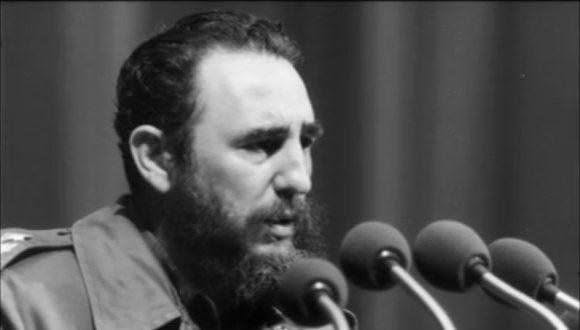 SotoRayden's tweet photo. Fidel:"El Partido es una vanguardia, una selección, que aspiramos que se vaya nutriendo de los elementos más avanzados, más revolucionarios de la sociedad. Una trinchera de trabajo y de sacrificio".#PinardelRio https://t.co/rFxUPx2z2l
