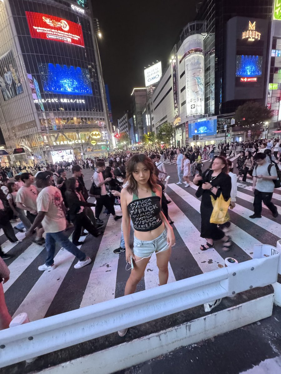 Kakiaraara's tweet photo. だいぶ直前になりますが、明日 #DOMMUNE にてトーク登壇&amp;
新作の配信作品であり、都市型演劇/パフォーマンス作品を披露します。
僕とアーティストの芳賀菜々花とともに構成/発表します。

渋谷を舞台にビデオ通話による会話劇。
是非みなさん見てください！！！
かなり挑戦的な作品になる。 https://t.co/W3DqgJ27xy