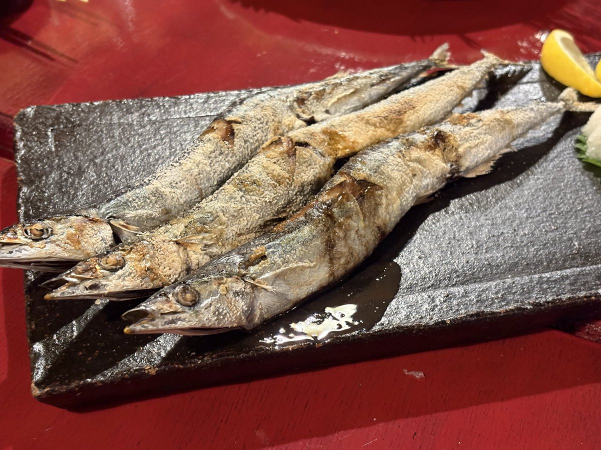 sapporo_jack003's tweet photo. 今年も行きつけの居酒屋で秋刀魚を食べられました。 https://t.co/fAhPXhu4T0