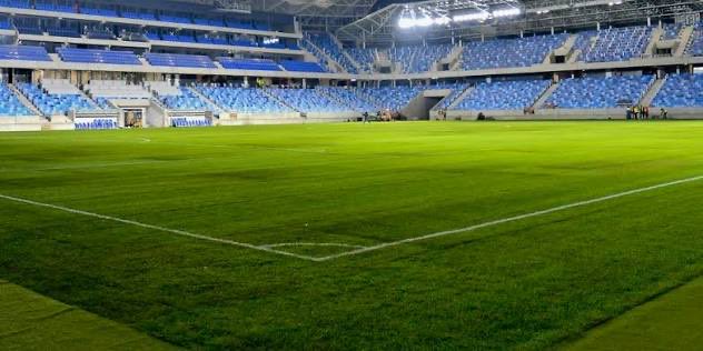 SlovanReport's tweet photo. 🚨 VÝMENA TRÁVNIKA NA TEHELNOM POLI!

Počas aktuálnej reprezentačnej prestávky prebehne výmena trávnika. Zároveň sa zvažuje aj výmena vyhrievania z plynového na elektrické.

🔵⚪️ https://t.co/ch5G4YvUOb