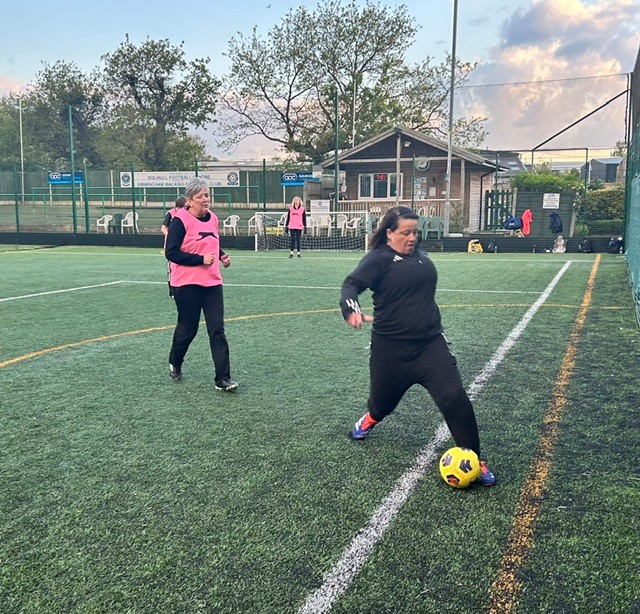 SolihullCentre's tweet photo. Can you control the temptation to run to stop the ball going out? 🤔Try it and see Mondays &amp; Fridays Women only WALKING Football 19:30 £5 pay &amp; play Call 0121 796 1330. #womenswalkingfootball #shirleysolihull #over40 #footballers #over50 #over60 #ageuksolihull #over35 https://t.co/NMhaTcZ77J