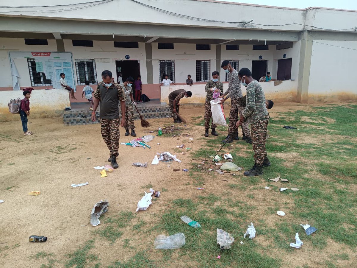 COMDT81BNCRPF's tweet photo. “Swachhata Hi Seva-2026” campaign,  On 22/09/26 a cleanliness drive was conducted at Zilla Parishad Unnat High School by the troops of 81 Bn CRPF under the supervision of the COMDT 81 Bn.
@SwachhBharatGov
@SwachhBharat
@MoHUA_India
@MoJSDDWS
#SHS2026
#SwachhataHiSeva2026
@CRPFKKS https://t.co/0ktrgOIoBJ