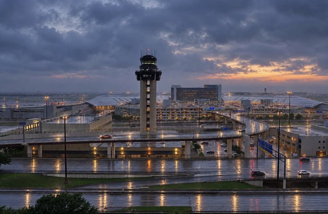DallasTexasTV's tweet photo. Rain finally falls at DFW Airport, ending a 67-day dry streak https://t.co/gzPuxX3ooO