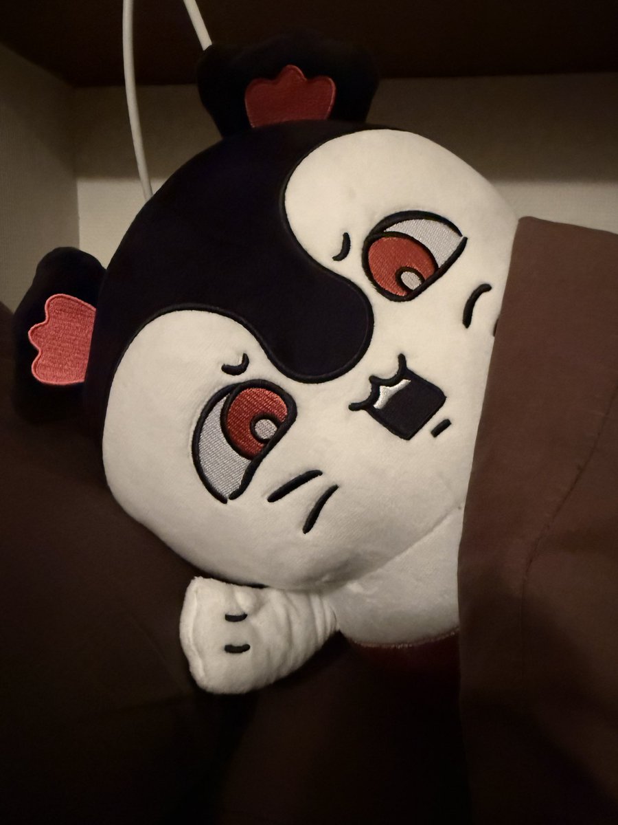 xx0oshiho0xx's tweet photo. スマホ見ないでッ！早く寝てッ！ https://t.co/9UmDXMrcuR