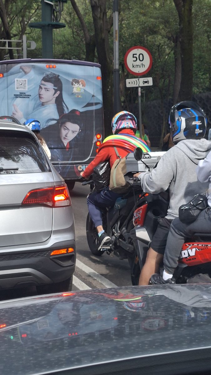 sugulian's tweet photo. QUIERES EXPLORAR LA CIUDAD CONMIGO EN TROKA WANGXIAN?

*ENVIAR* https://t.co/DaGGEZqX9F