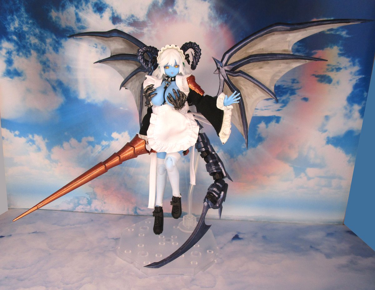 GOMA_taiyaki's tweet photo. オリジナル青肌悪魔メイドのウゥドゥウラさんが出来ました
名前の意味は悪魔語で人間には理解不明だそうです https://t.co/RJbCipsa9J