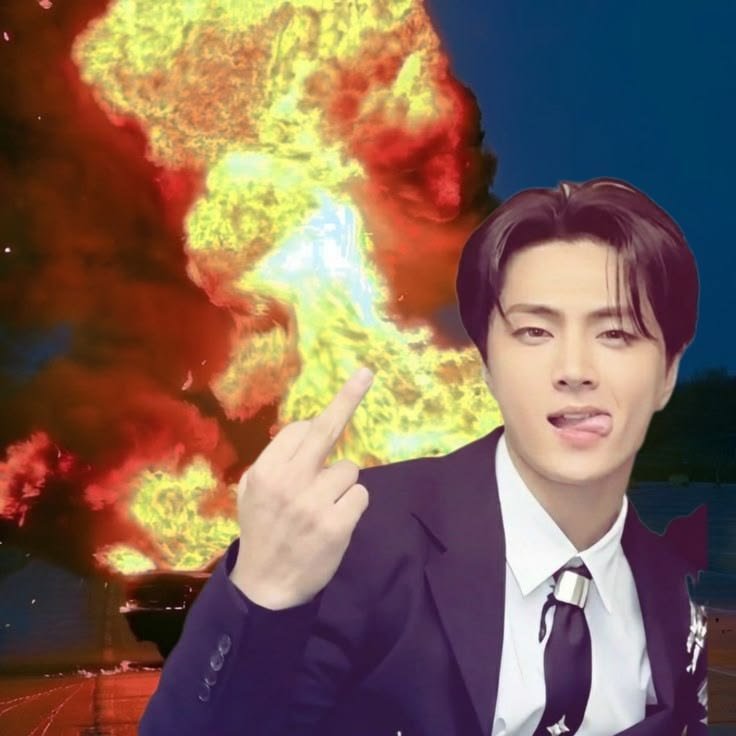 vampinox's tweet photo. shine so bright that it burns their fcking eyes https://t.co/TiR5NYshjS