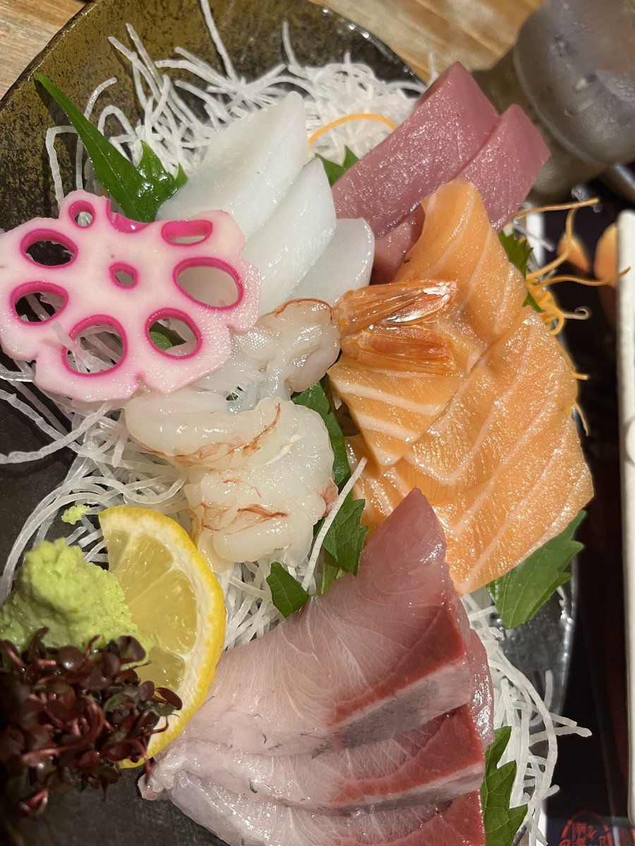 raxoxo0909's tweet photo. 久々に人混み行った気がする！！
魚うんま🐟🙌 https://t.co/QTn9zkcJMd