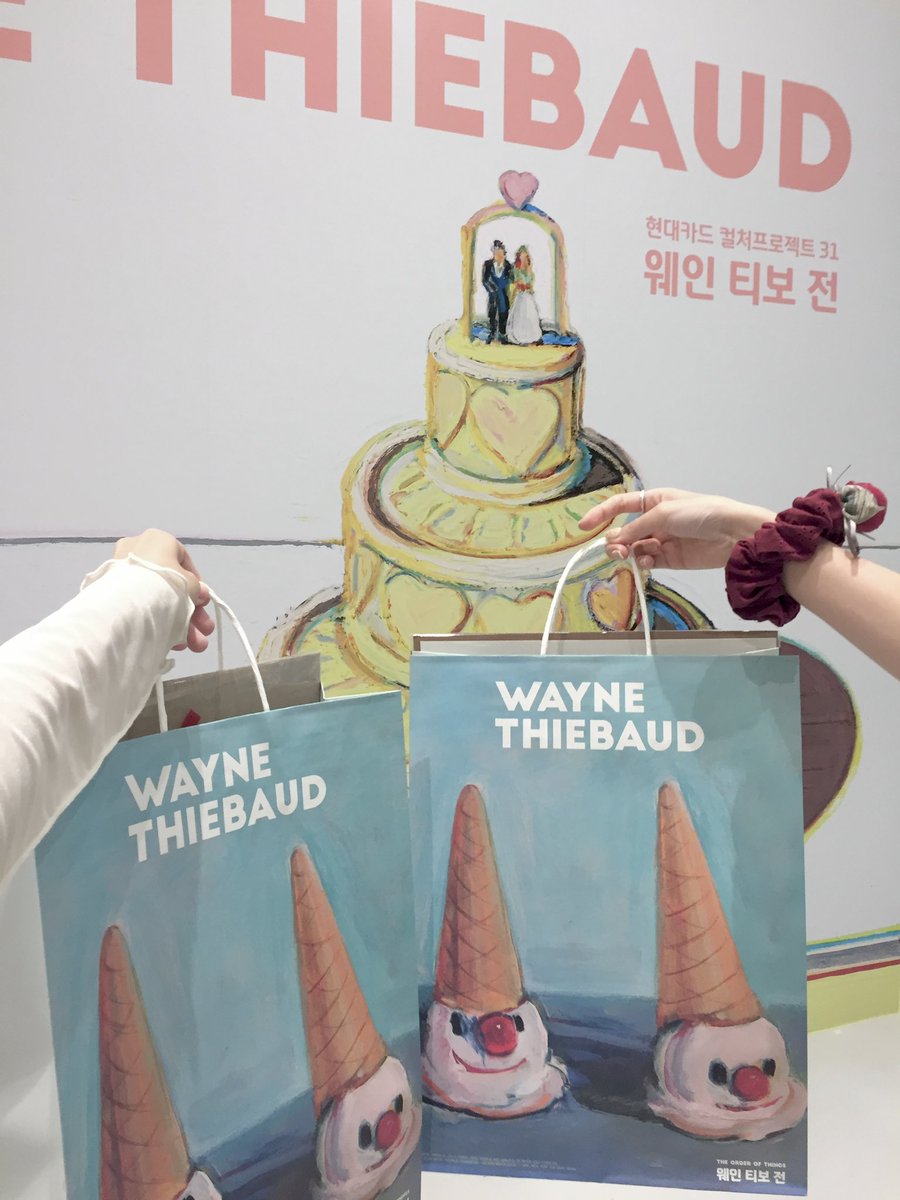 yamuclo's tweet photo. 전시도 좋았지만 예쁜 굿즈가 너무 많아서 행복했다♪ https://t.co/1c9prnjEJh