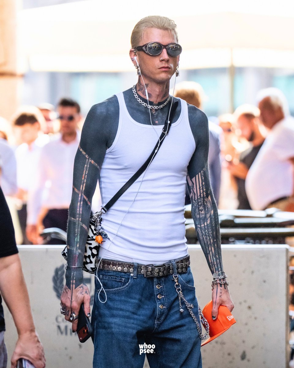 mgkmagic's tweet photo. mgk in Milan, Italy, ahead of Vogue World Milano
#mgk #machinegunkelly #colsonbaker @voguemagazine #VogueWorld https://t.co/tzUB4K6FDJ