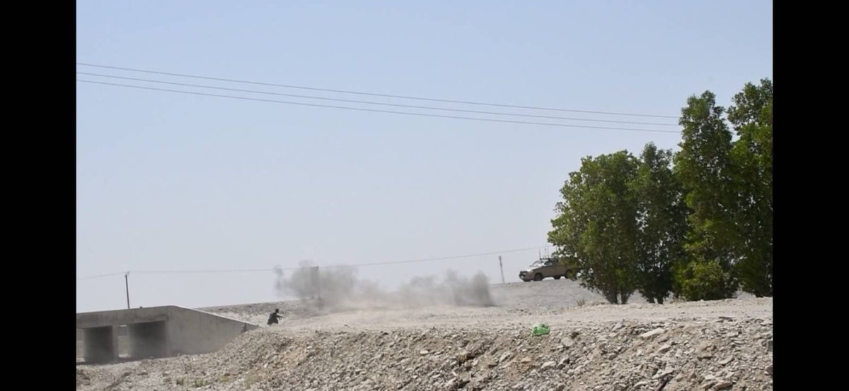 Kj_Reportss's tweet photo. Update 🚨🚨
First visual of the attack carried out by Baloch male and female fighters jointly in Turbat Balochistan. https://t.co/XgQK5VxlvJ