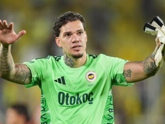 SaracogluSports's tweet photo. Milli takımdan affını isteyip Fenerbahçe'sine odaklanmış büyük karakter Ederson!🫶🏻 https://t.co/iBmzLO6l7m