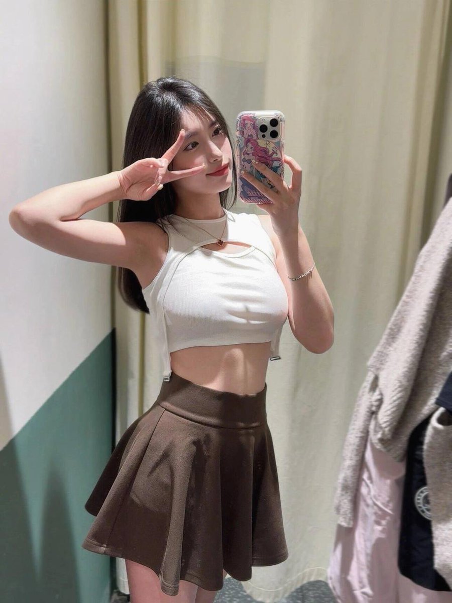 spopps007's tweet photo. 假期还留守在南宁的举个爪子 我看看多不多。评论区抓几个组个搭子。。#南宁 #女大 #个人 #同城 https://t.co/RuxzZIQcZ3