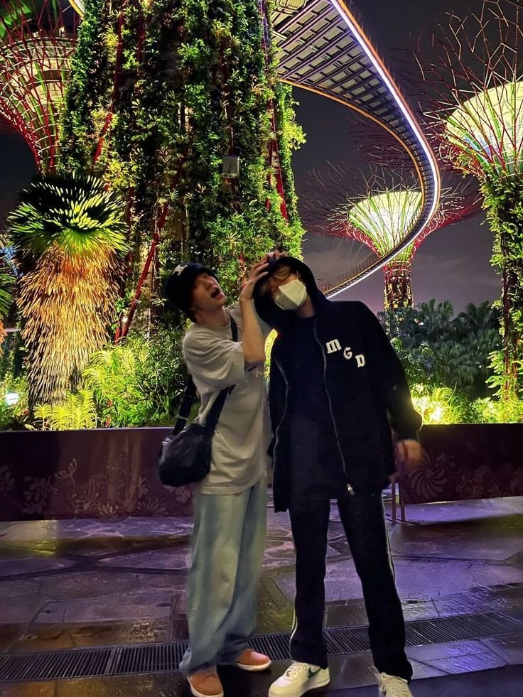 Hyunjibn's tweet photo. Before your special day come to an end, I just wanna say Happy birthday my singer. I wish you always be happy and keep healthy. You know that I love you, right? Hehehe. ❤️ https://t.co/njtJhQiJJV