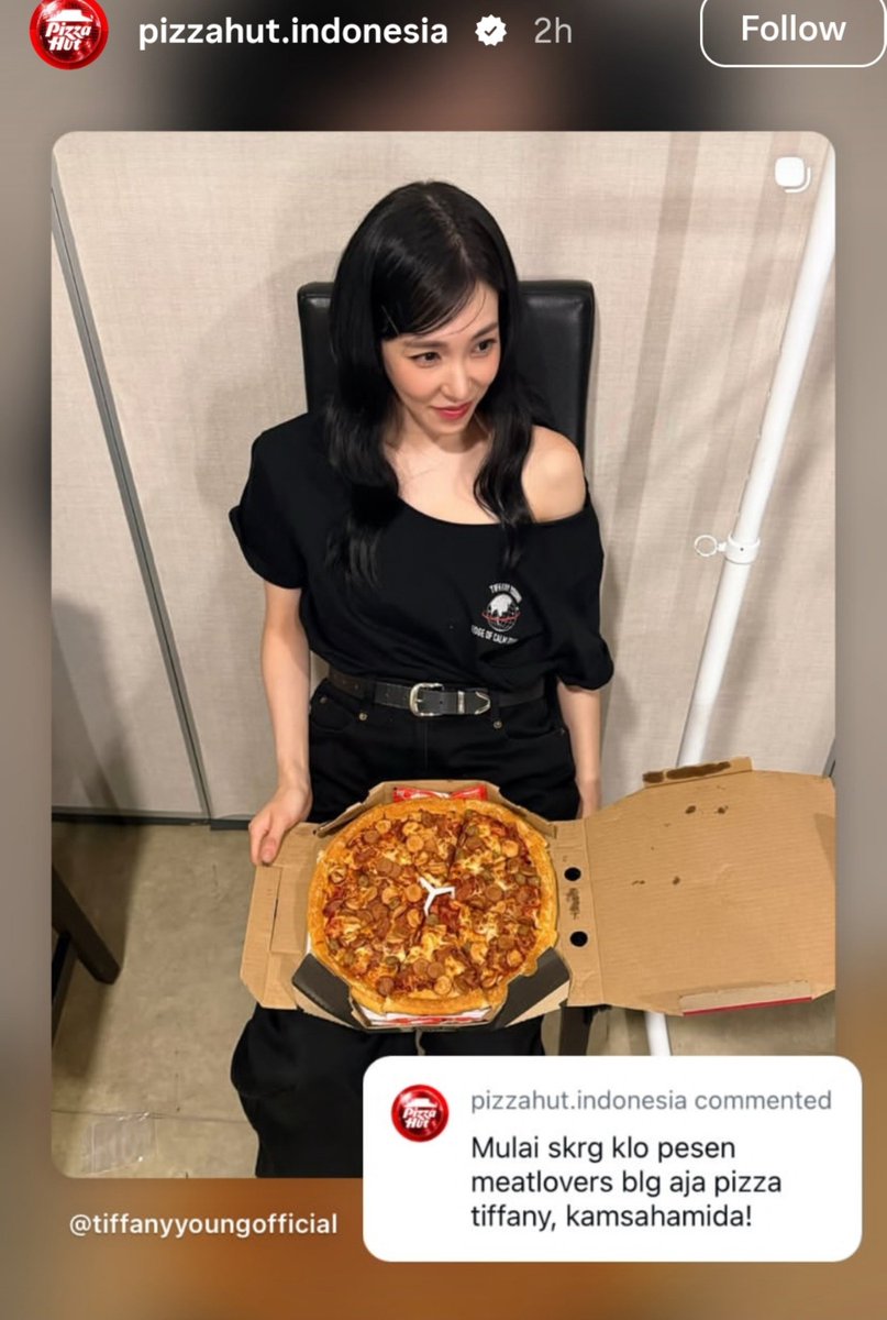 nemz_801's tweet photo. Wkwkwkwkkwkwkwkwkwwk.... Tiffany what have you done .... 
So if you want to order meatlovers

the name of the menu just change to

"TIFFANY PIZZA "  🤣🤣🤣 

#TiffanyYoung #티피니영 #EdgeOfCalmTour #EdgeOfCalmInJakarta https://t.co/MerbiRmMGr