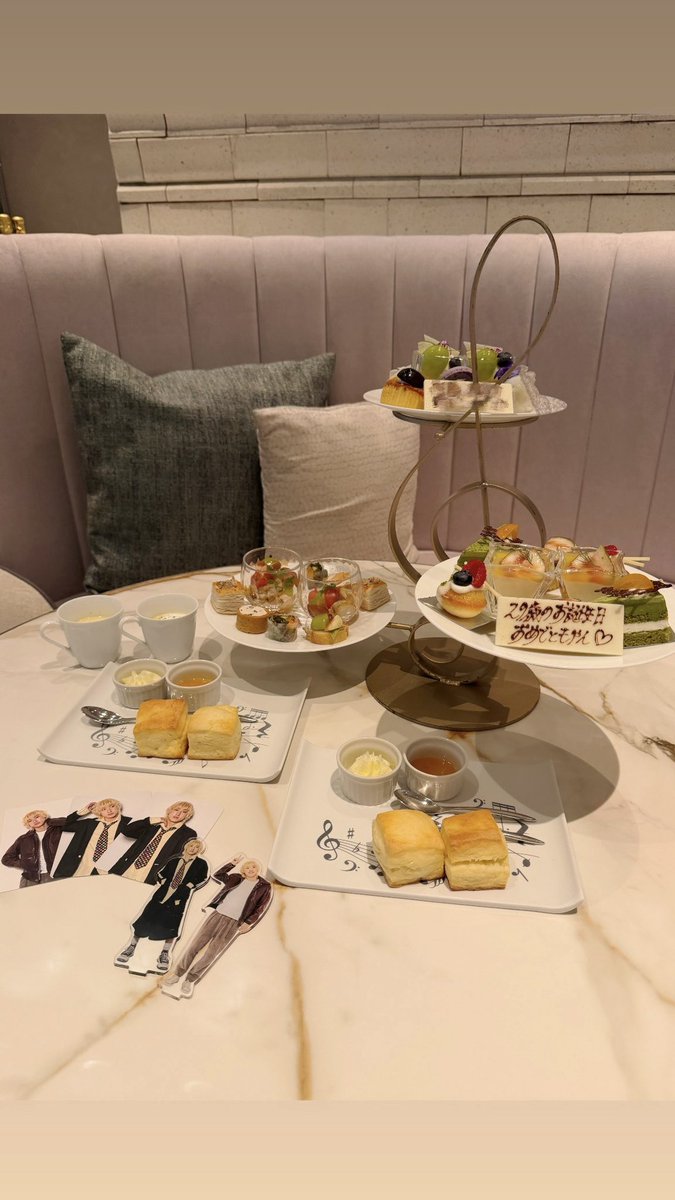 tmyn923_'s tweet photo. 29歳おめでともやん(っ･ω･)っ⌒💛💛28歳のともやんは幸せだったかな😭😭29歳も色んな人に囲まれて幸せでいてね😭😭😭😭 #レイクレ https://t.co/FYhLkqOYRy