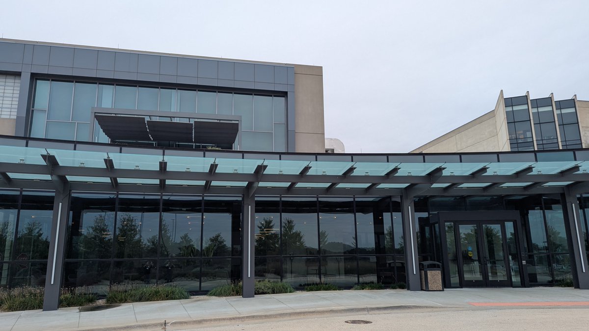 fils's tweet photo. Last week I had the good fortune to be back at Argonne for the NIAID-BRCs Codeathon v2.0, tag line: Accelerating FAIR data and tools for infectious disease research.  https://t.co/l37D5kIjda

As in most cases it was the people you meet and connections you make that were the most rewarding. Not to take away from the fun of the project I was on, I learned a lot, and the enjoyment of seeing what others were doing in their projects.

Argonne is a great host too!