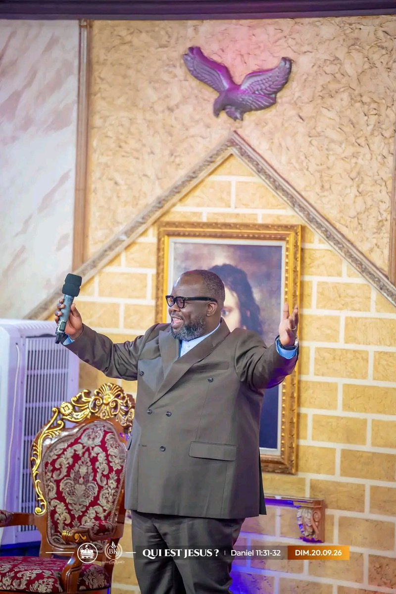 PlamediKetenge's tweet photo. MAI-NDOMBE — La commune rurale de #Nioki se prépare à accueillir, ce mercredi 23 septembre 2026, le Révérend Pasteur Carlos Baruti Kalala, connu sous le surnom de « Boule de Feu ».
À cette occasion, plusieurs fidèles et habitants de Nioki sont invités à se mobiliser afin de réserver un accueil chaleureux à cet homme de Dieu.
Cette arrivée est présentée comme un moment important pour la communauté chrétienne locale, qui entend faire de cette journée un temps de rassemblement et de communion.
Rendez-vous ce mercredi 23 septembre 2026 à Nioki pour accueillir le Révérend Pasteur Carlos #Baruti Kalala.
