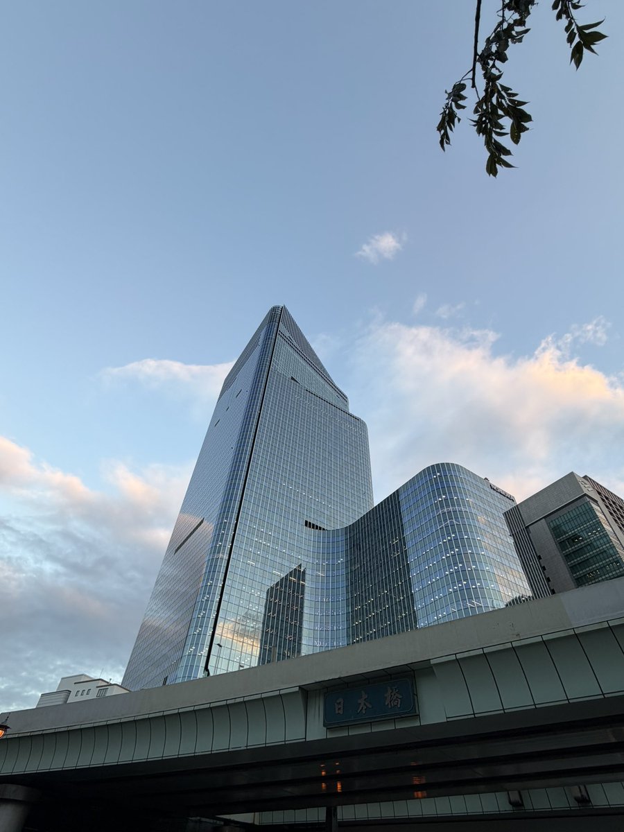ringomikan315's tweet photo. 日本橋、山本海苔店、麒麟、落語。
よき日でした。
おにぎり楽しみだなぁ。 https://t.co/fAy7z9v6r3