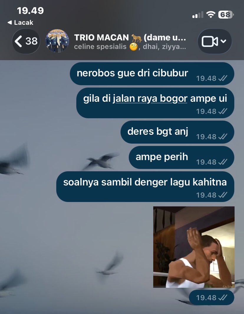 whoznas's tweet photo. motoran sendirian + ujan deres + eh keplay titik nadir 😹 https://t.co/NGtvQ6Noqm