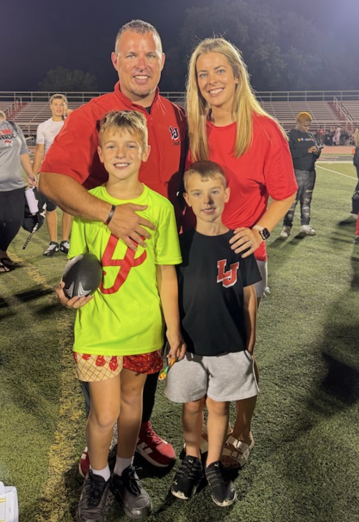 CoachShanley's tweet photo. Family! #AGNB https://t.co/cUsTWzw2lQ