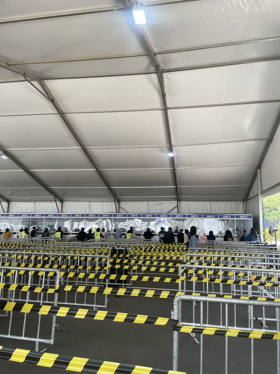 zettareee's tweet photo. cat 5 BANYAK BGT tempat nuker tiketnya, jadi cepet banget hehe senengg https://t.co/FWMaFxhNPL
